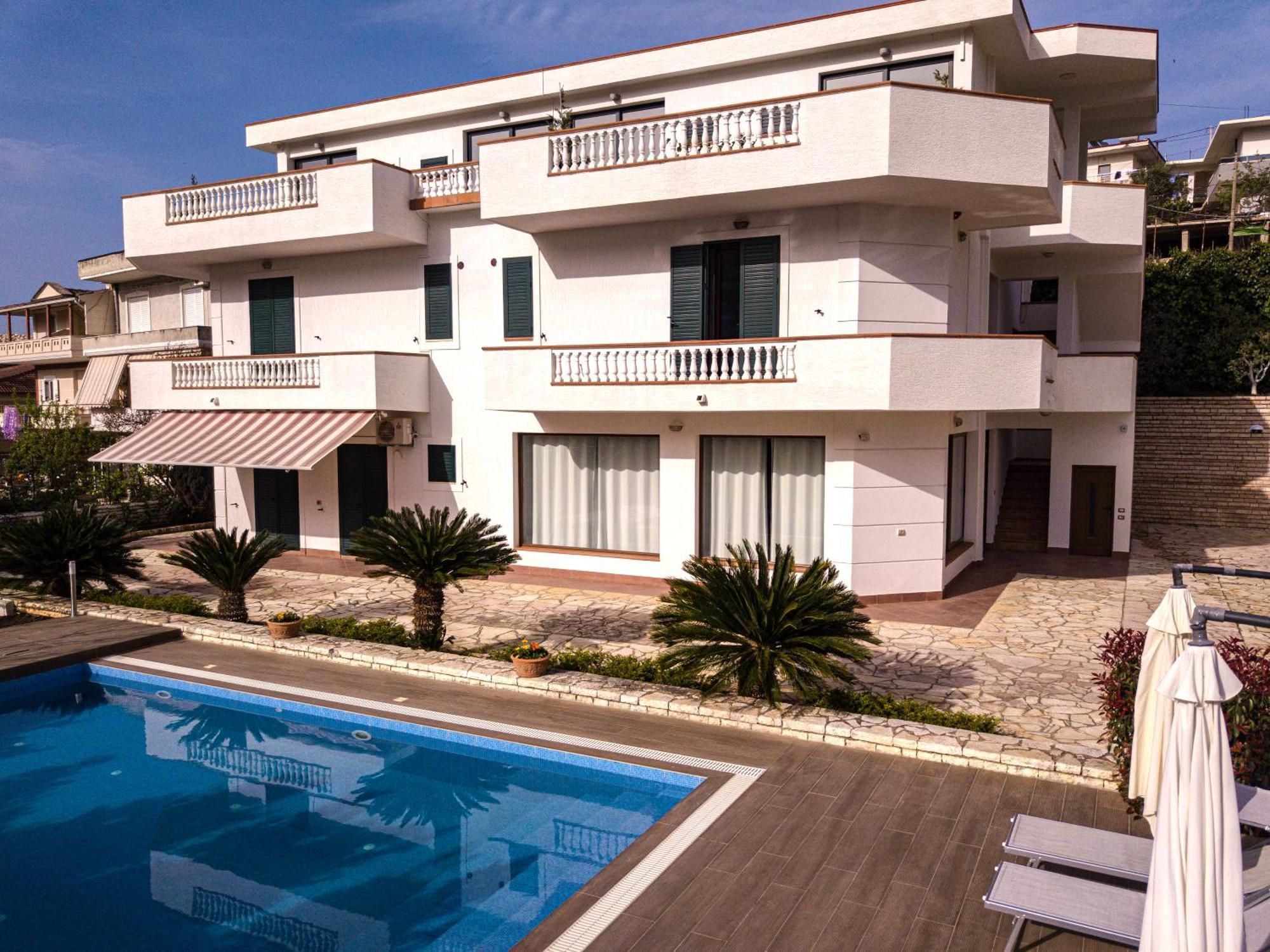 La Quiete - Adults Only *